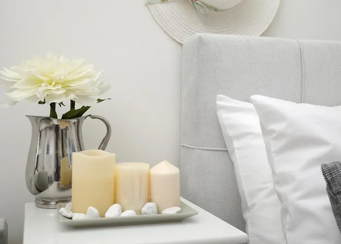 Cocoshome * Naxos City